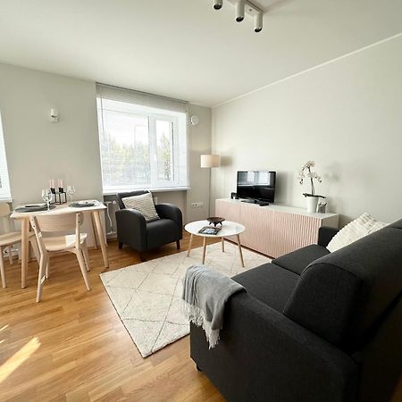 Lovely Beachfront Apartment In Paernu 外观 照片